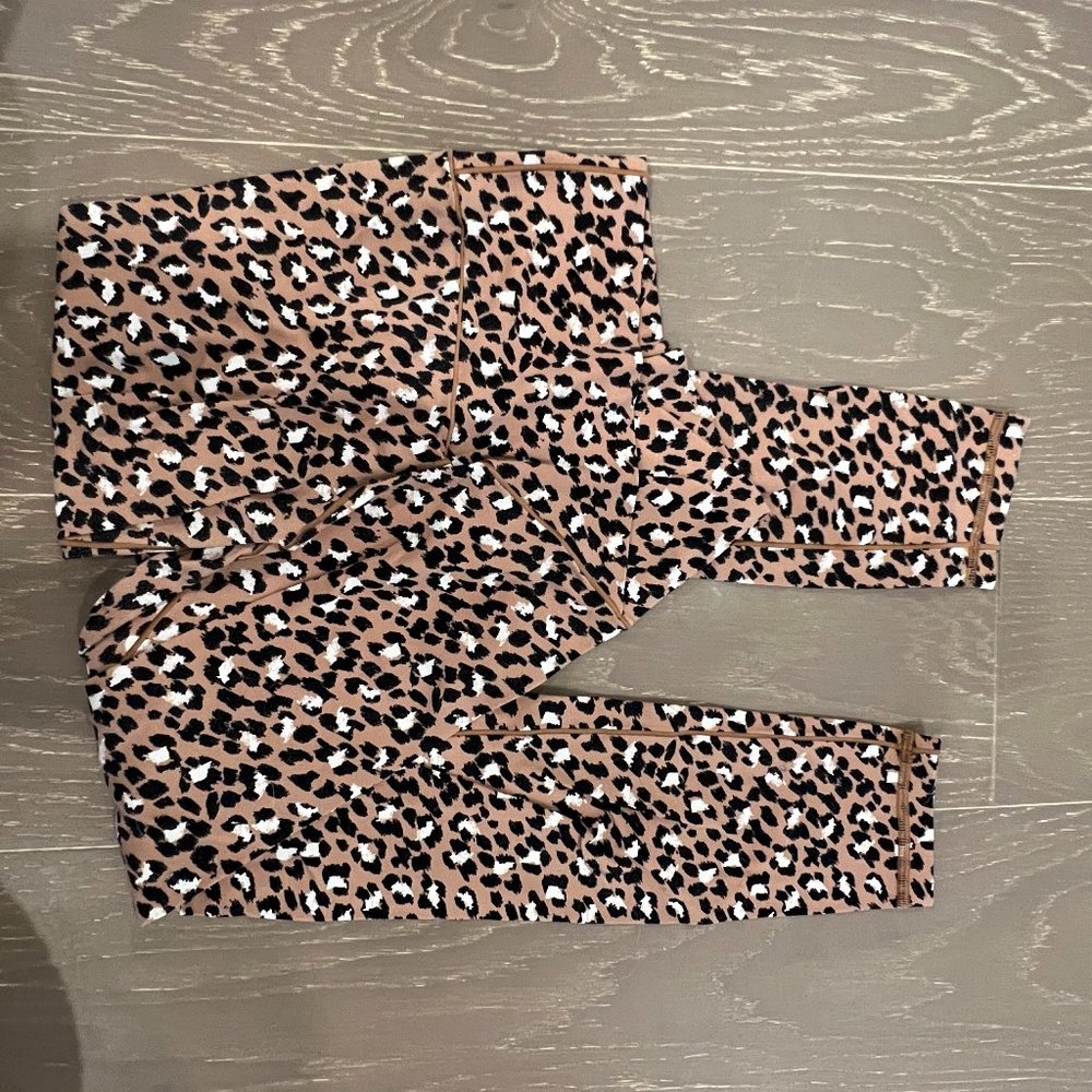 aeire cheetah leggings